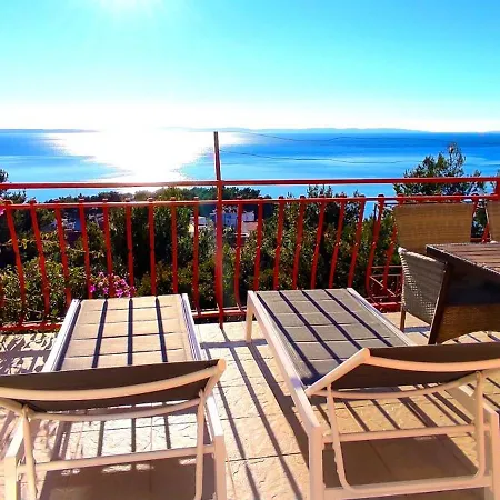 Mit Balkon Und Aussicht Auf Bucht