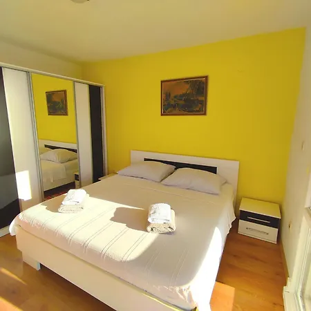 Mit Balkon Und Aussicht Auf Bucht Apartamento Podstrana
