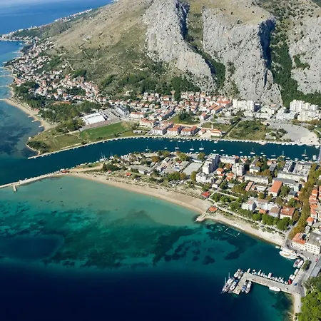 Apartamento Mit Balkon Und Aussicht Auf Bucht Podstrana